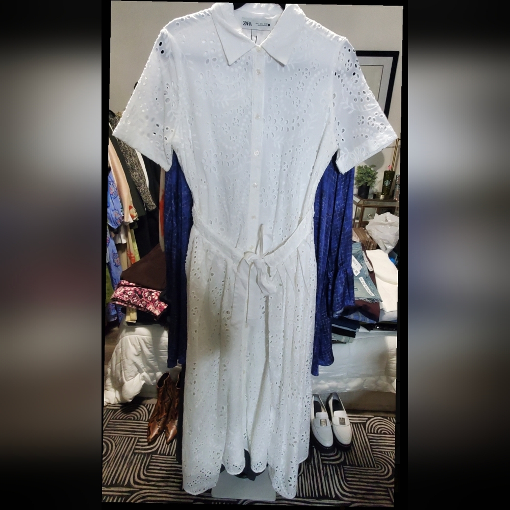 ZARA ZW COLLECTION WHITE EMBROIDERED EYELET SHIRT DRESS ✨️Size L✨️ - Picture 4 of 5